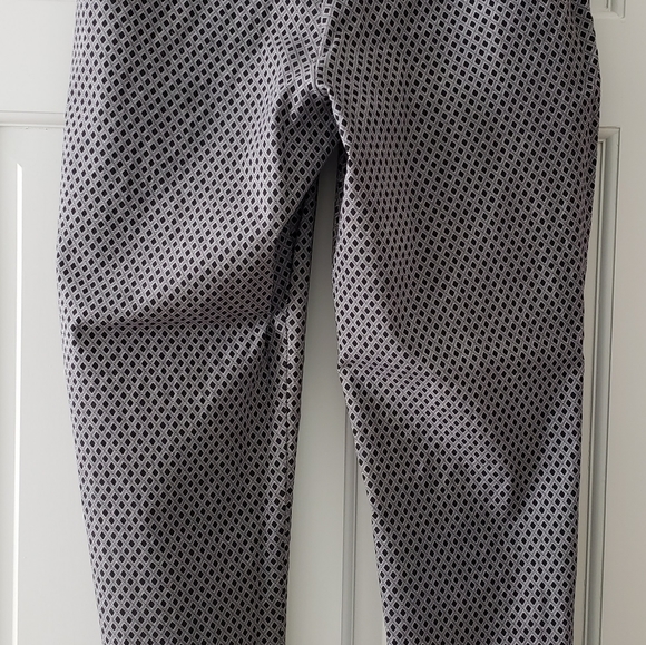 Black & White Diamond Geometric Patterned Pants by Counterparts. Size 10. - Picture 2 of 7